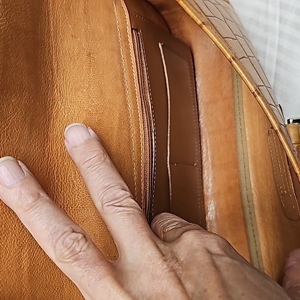 DOONEY AND BOURKE BAYOU COLLECTION SHOULDER BAG BFPM-06-396 - Picture 8 of 16